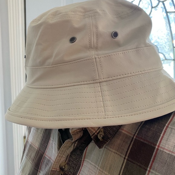 Vineyard Vines Beige and Navy OTG Bucket Hat Size M/L NWT - Picture 7 of 7